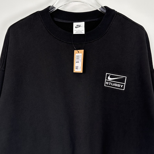 ブランドパーカー側面デザイン